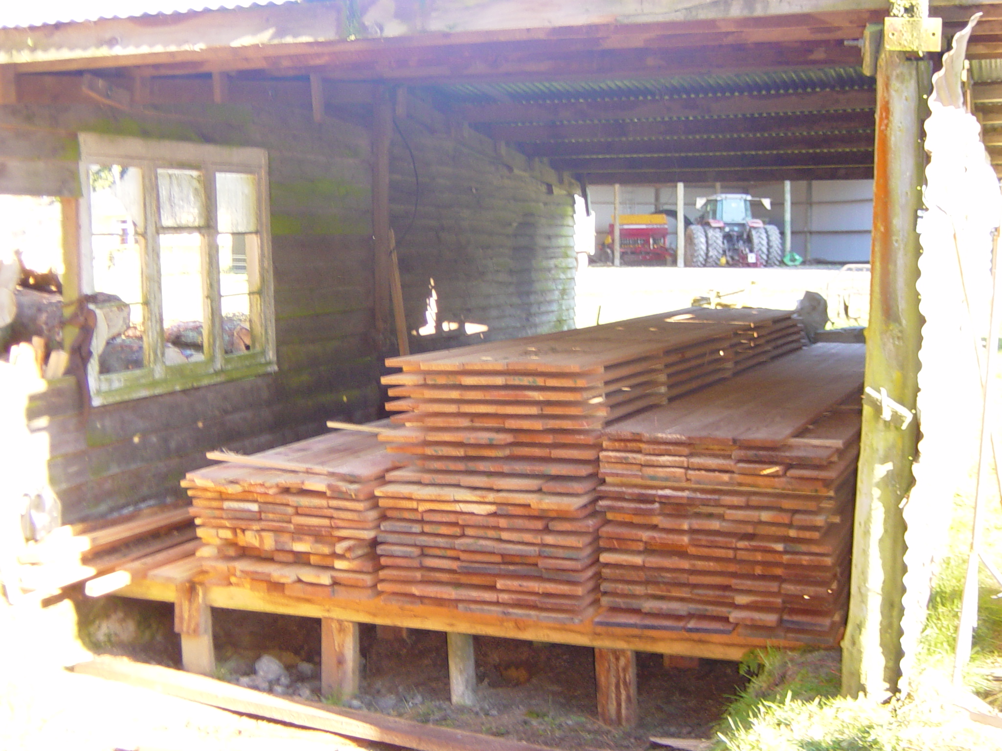 Portable sawmill timber stack